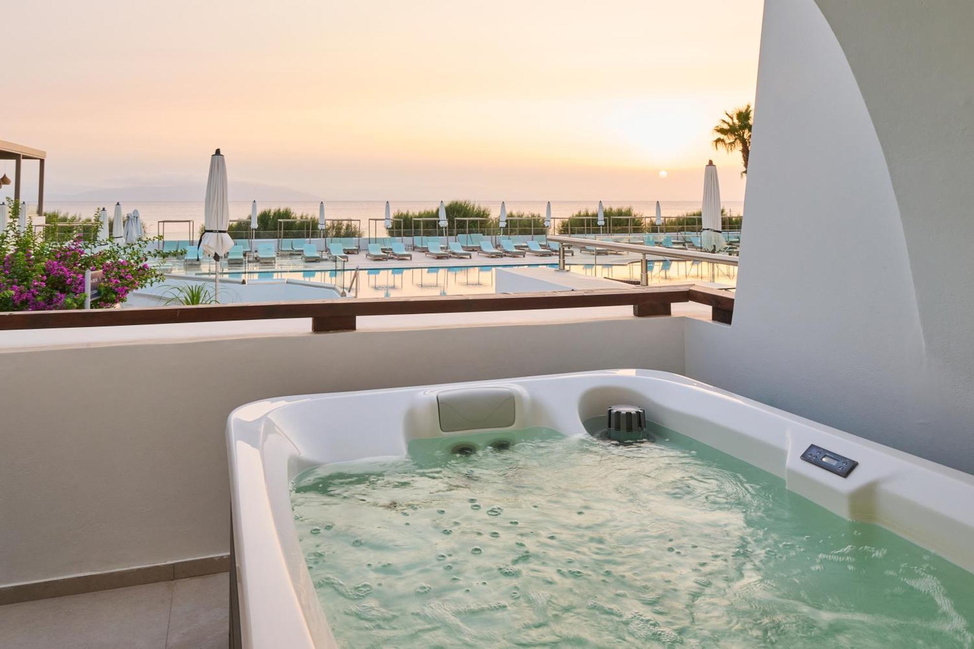 Oceanis Beach & Spa Resort Psalidi  Ngoại thất bức ảnh